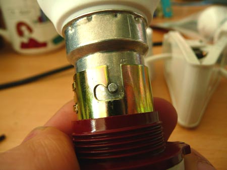 Fitting 2 pin BC bulb in BC3 fitting