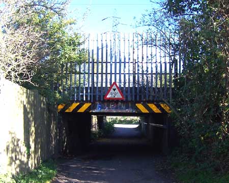 Low bridge, image by sarflondondunc