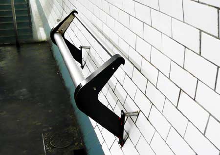 Uncomfortable 'bench' on Paris Metro